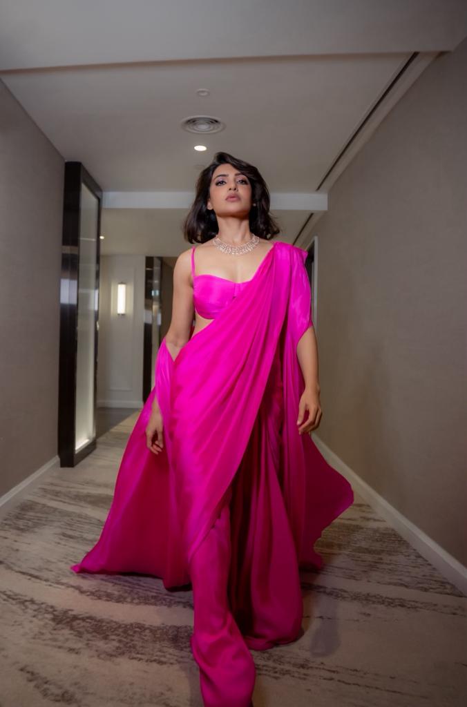 SSMusicTweet's tweet photo. #PowerfulInPink
The ever gorgeous @Samanthaprabhu2 looks absolutely stunning in these latest pictures from her most recent photoshoot!!
#SamanthaRuthPrabhu @TheRoute @teamaimpr https://t.co/Z0zp1TPMj3