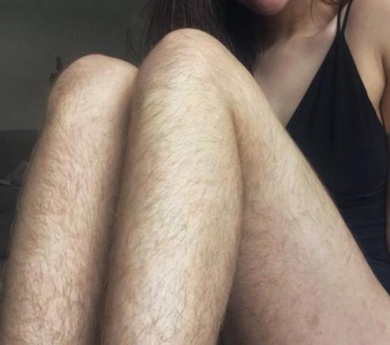 ugualeuguale's tweet photo. Trovate finalmente una ragazza carina e simpatica. Ci passate una bella serata. Andate a casa insieme, succede che andate a letto, lei si spoglia ed é così. 
Cosa fate? https://t.co/y3dFWyiGet