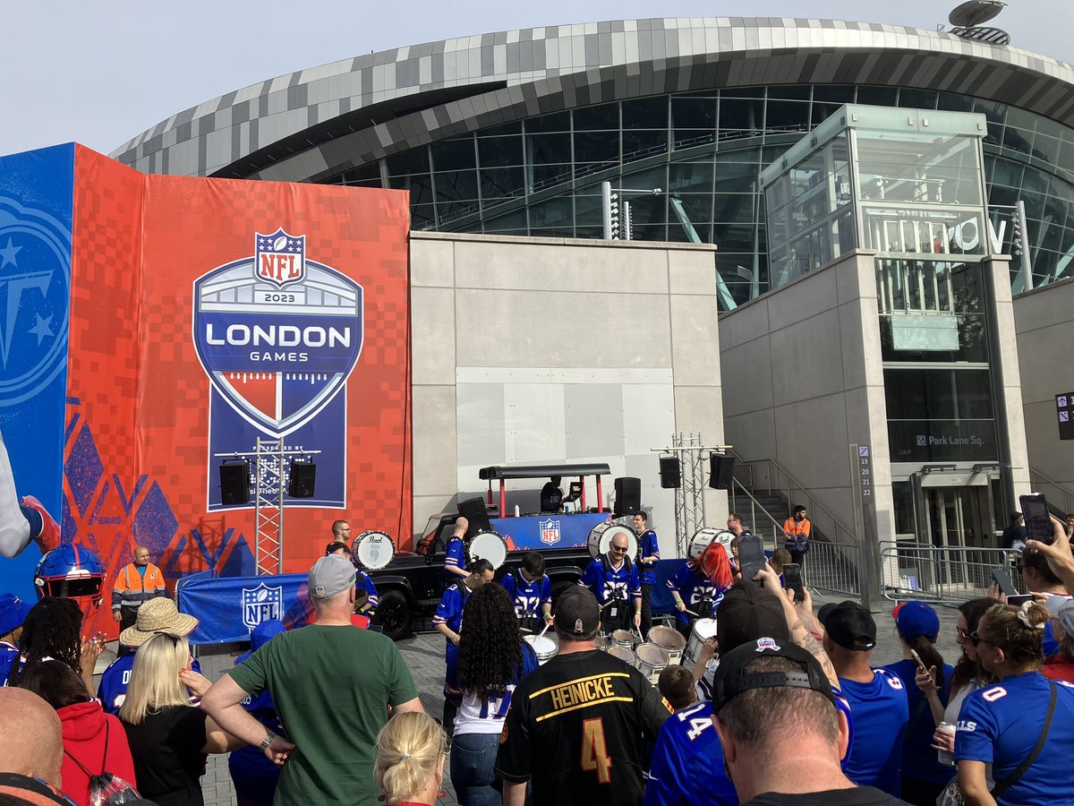 David Elliott tweet media