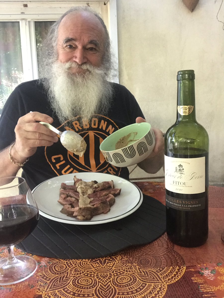 Cathare111's tweet photo. Bon AppĂ©tit les Pitchous đâïž
Petit #magretdecanard
Sauce aux noix (Maison đ )
#vin du jour un #fitou rouge
Prieur de Berre ( terroir dâaltitude )
de 2020 ( 14 degrés )
MĂ©daille dâor đ„ 2022
Concours des Grands Vins de France
#vigneronrecoltant
#cascastel https://t.co/zEMtvP2zl4