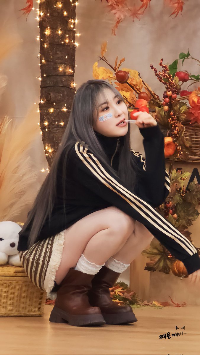 jjaeyonkkaebi's tweet photo. 2023.10.08 메이크스타 팬싸인회
#이채연 #LEECHAEYEON
#TheMoveStreet
#LETS_DANCE
#채연_네컷
컨셉장인 여니😍😍😍😍 https://t.co/ByUjxHIT37