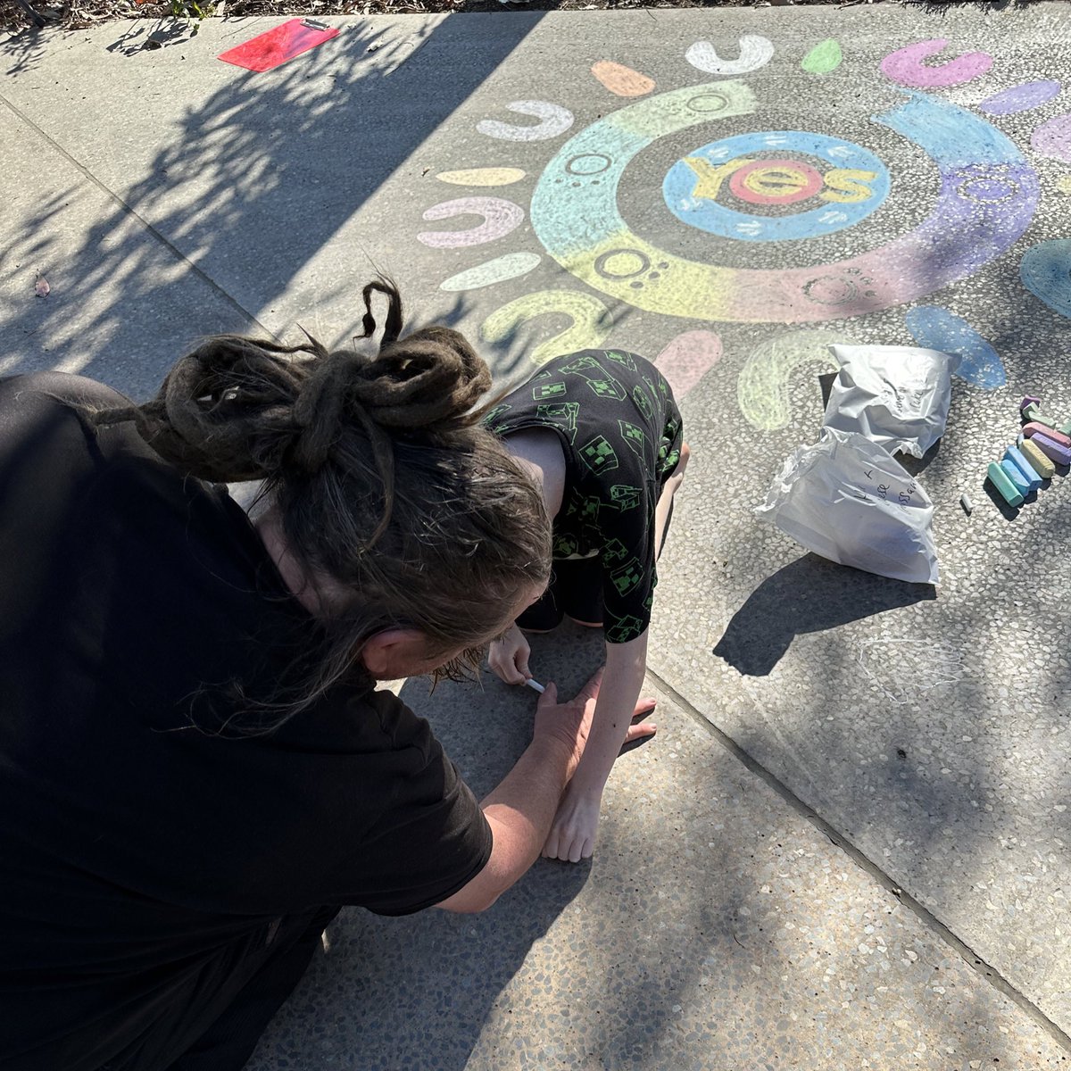 DemOnTheStreets's tweet photo. IMAGINE 

“As citizens walk to polling booths on October 14th, whole families outside their homes chalking … YES.”

🖤#ChalkYes
💛#CreateYes
❤️#WriteYes
✋🏾#Hands4Yes
✊🏽Connect the #DOTS 
👉🏽https://t.co/xJ9E7lcNAz https://t.co/t2WqGm8FUo
