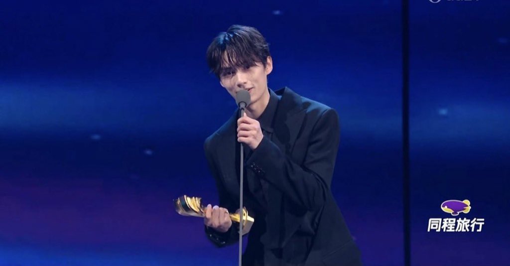 junhu1x's tweet photo. so proud 🤍 your hardwork paid off yet this is just the start of many more to come whether it’s singer-songwriter jun or actor jun. truly a rising multi talented star that you are 🌟 + was recognized at that all in just a year!

congratulations, wen junhui! well deserved 🗣️ https://t.co/4lvvbkXC3W