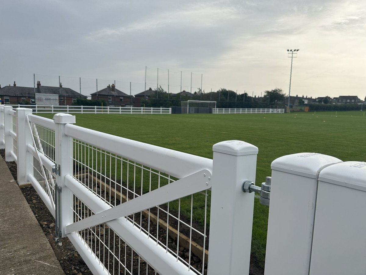 Club News | Ground Developments

Emley AFC are continuing to make their home stadium the Fantastic Media Welfare Ground a fortress on and off the field.

➡️ emleyafc.co.uk/news/club-news…

Come and see it for yourself at our next home match 🙌

Tues 17th Oct
Emley AFC v Handsworth

#UTP