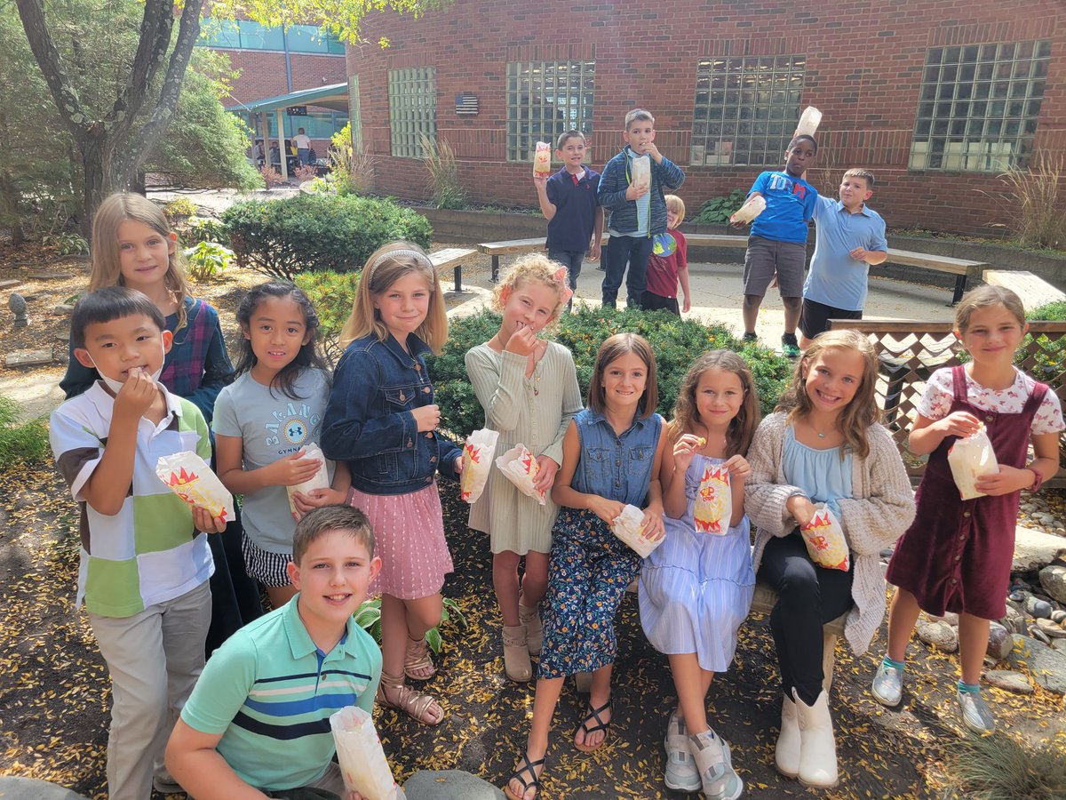 Room102and103's tweet photo. Our class won the Popcorn Party for selling the most Disney raffle tickets week 1! Thank you PTA for providing the popcorn and thank you families for selling those tickets!!!! 🍿🎉
#cheetahstweet
#WEAreLakota https://t.co/5yiJ1KpQo9