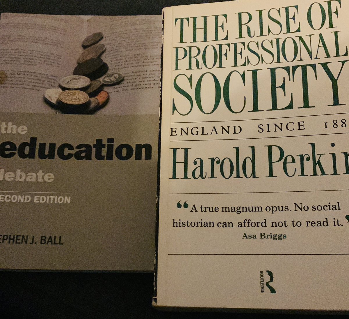 ritapes74's tweet photo. Sunday afternoon reading 📚. Helicopter mode on 😁🚁#IOEdD23 https://t.co/auXaSXhtfU