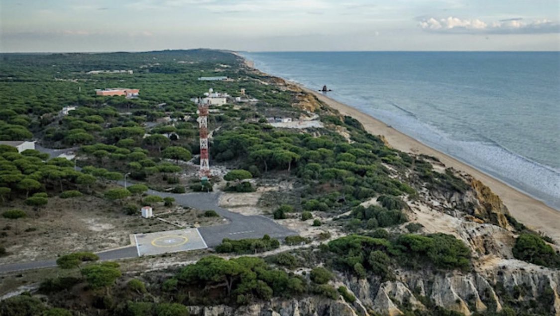 Defensagob's tweet photo. Gracias a todo el personal del @intaespana que ha contribuido al éxito del lanzamiento del cohete Miura 1 desde las instalaciones del Centro de Experimentación de El Arenosillo (Cedea) del Instituto Nacional de Técnica Aeroespacial (INTA), en Huelva.
¡Un hito histórico 👍👍! https://t.co/nrDg2606y3