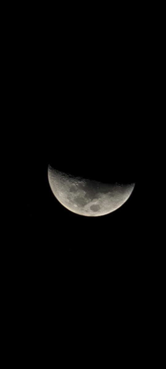 JamforMoney's tweet photo. Posting a picture of the moon every night night # 18 no body will even see this 🥹

#moon  #moonpics #moontonight
#moon #moonlight #love #night #photography #nature #luna #sky #art #stars #fullmoon #space #sun #photooftheday #nasa #moonphotography #instagood #nightsky #sunset https://t.co/fJWmUANPZs