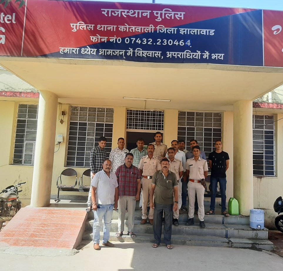 #बचत_राहत_बढ़त के नाम पर राज्य में पुलिस जवानों को कुछ नही मिला #पुलिस_डिमांड माँगते माँगते थक गये पर सुनने वाला कोई नही है!
<a href="/ashokgehlot51/">Ashok Gehlot</a>जी 
पुलिस जवान चहुँ ओर से है निराश
वो अब कर रहे है वो मेस बहिष्कार
#राज_पुलिस_मैस_बहिष्कार 
<a href="/amitk909/">amit</a> 
<a href="/8PMnoCM/">राजस्थानी ट्वीट</a>
<a href="/RaghuJAT01/">Raghu Jat 🇮🇳</a>
<a href="/PoliceRajasthan/">Rajasthan Police</a>