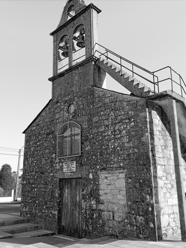 Carlos35418969's tweet photo. Iglesia de San Martiño de Goente 
#Goente #iglesia #igrexia #SanMartiño  #blackandwhitephotography #blackandwhitephoto #bnwphoto 
#bnw #monochrome #AsPontes #galicia #pueblosgalicia https://t.co/AIyq2c7BdL