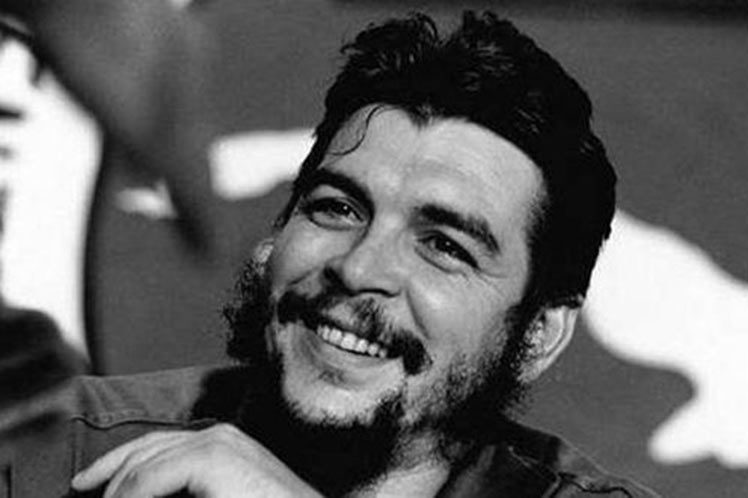Nuestro eterno homenaje al Che, hombre excepcional, revolucionario íntegro, internacionalista y sobre todas las cosas, humano. Hoy y siempre el #CheVive, su ejemplo perdura. Nuestra consigna siempre será: ¡Hasta la victoria siempre!