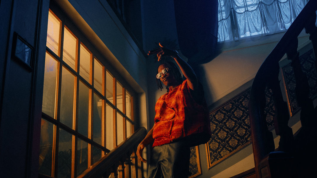 mllesachaa's tweet photo. Quelques backstages du clip de Olivyah et @1dabanton. Je trouve que les tournages c'est limite trop easy, toute la light et la déco sont déjà faite, je sais pas si on apporte grand chose en tant que photographe ? https://t.co/cbw7UGdnYQ