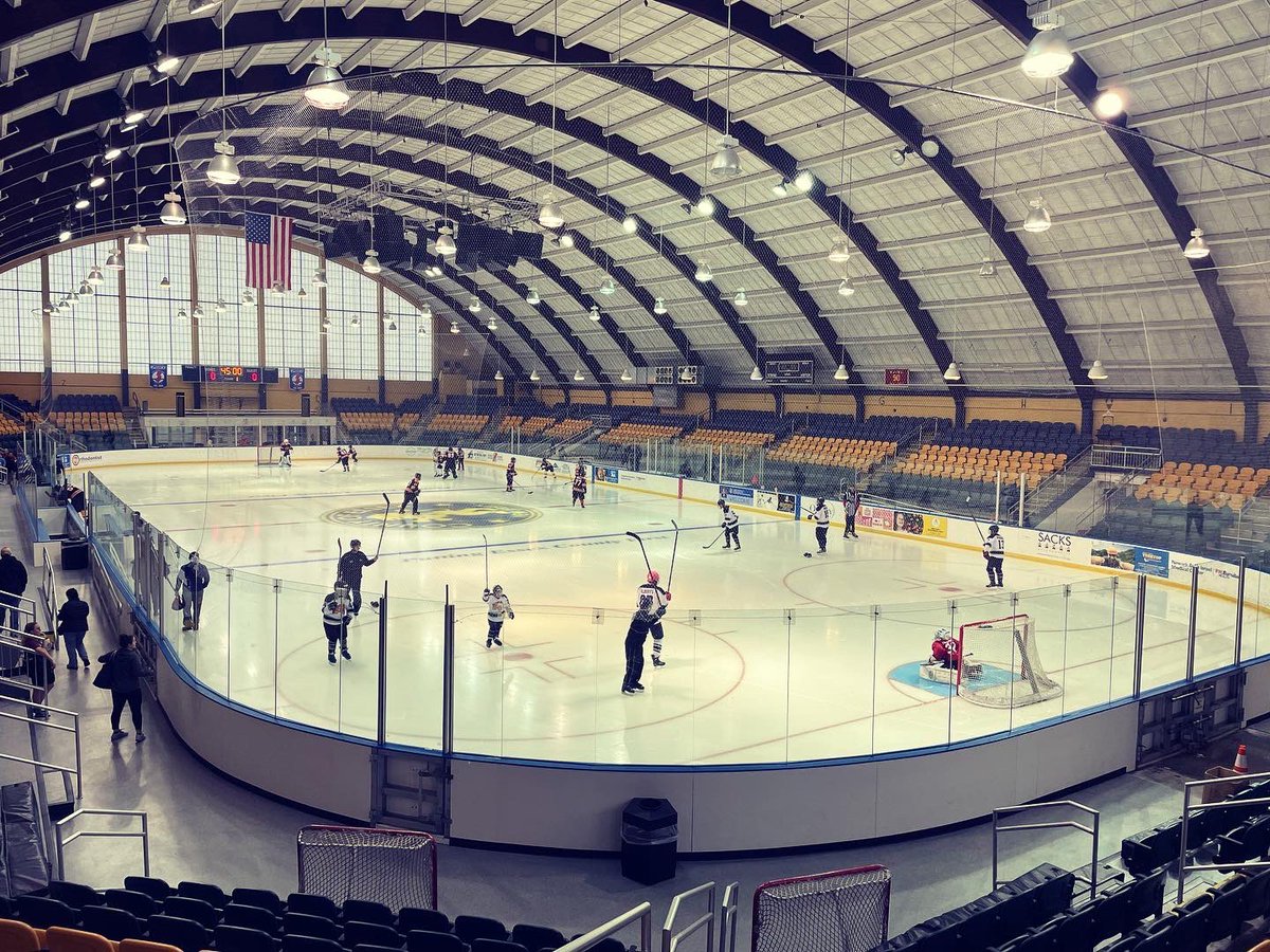 OtdrsmnHkyDad's tweet photo. Definitely enjoying our first time at #Frankenfest hosted by the #NewJerseyDareDevils. Sam scored his first @CheetahHockey goal! #CheetahPride #Sam76 #HockeyIsForEveryone #StickWithTheBest #AllIn
@specialhockey @BauerHockey @WarriorHockey @hockeytape @nonamehockeyco @CCMHockey https://t.co/MivisyI20x