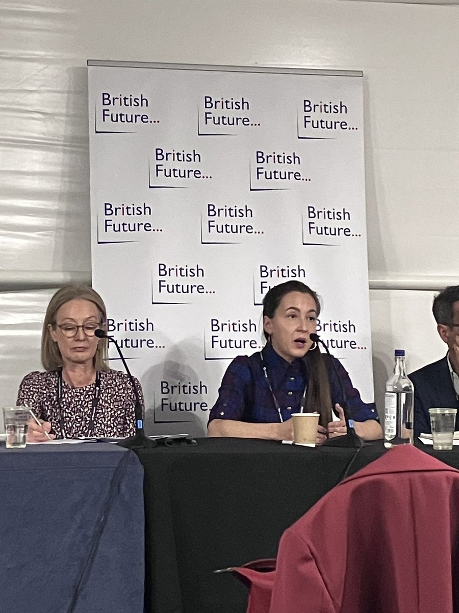 @alexandrabulat pointed out its important to support new migrants locally in various areas including ESOL, employment, information about their rights - it is important to ensure the support is in place locally
