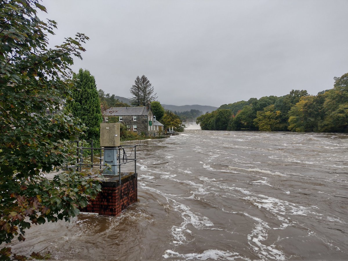 hydrometrist's tweet photo. Tummel at Port-na-Craig https://t.co/rnDhc0RBVr