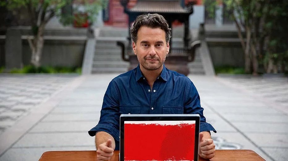 Lucatj_'s tweet photo. Te weinig Ajax DNA, Maurice je zult helaas vandaag het spel moeten verlaten. Wel thuis ❤️🙏🏻 https://t.co/AyAqxdCCaL