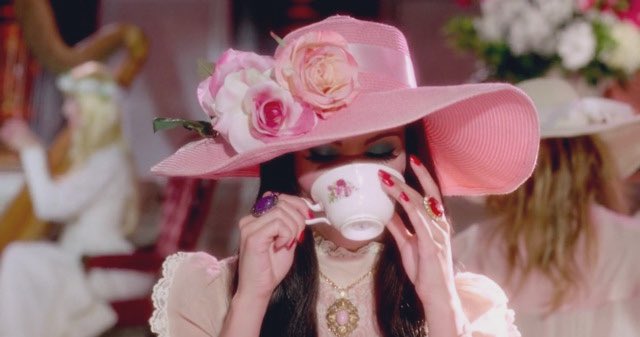 asppu_ao's tweet photo. 今夜は 、可愛いホラーが観たくて だいすきな " The Love Witch " を 🦇🩰 https://t.co/dC5xqjthmt
