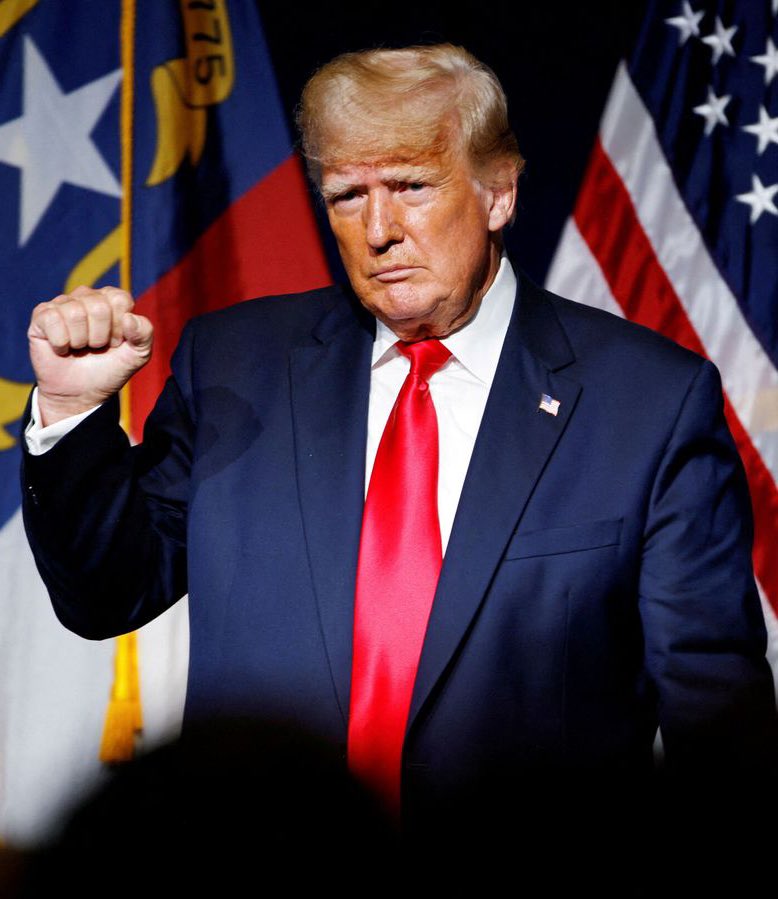 patriota_1972's tweet photo. Gracias al nefasto Joe Biden el mundo hoy está al borde de la 3era guerra mundial. Rusia y Ucrania, Israel y Palestina y falta China y Taiwán. Es urgente el retorno de Donald Trump, que aunque los globalistas y progres decían que era “un loco” resultó pacificar al planeta entero. https://t.co/2srVrXpeJK