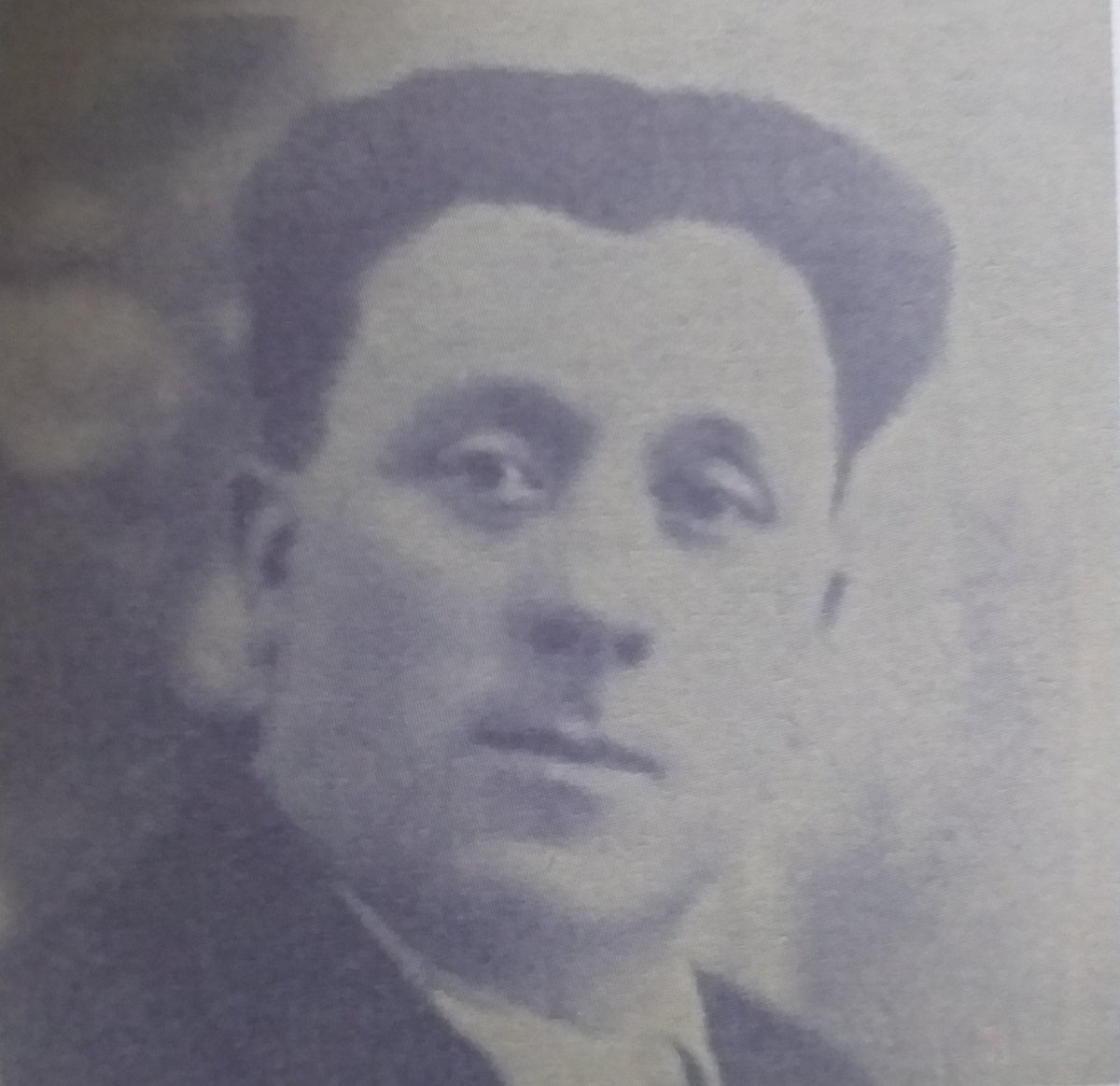 Gia_Felino's tweet photo. Giuseppe Colombo  

Nato il #9ottobre 1895 a #Samarate
residente a #Monza 
#Antifascista di lunga data 
Trasferito il #13agosto a #Gusen fu gasato il #22aprile 1945  

🌹Buon compleanno Giuseppe🌹
 
#PerNonDimenticare 
#MonzaAntifascista https://t.co/UwFITVBZKA