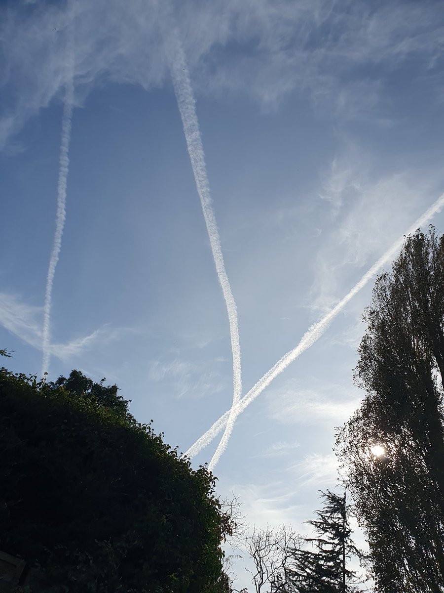 Paddythebaddy73's tweet photo. State of this #chemtrails https://t.co/HxXeK7gWn2