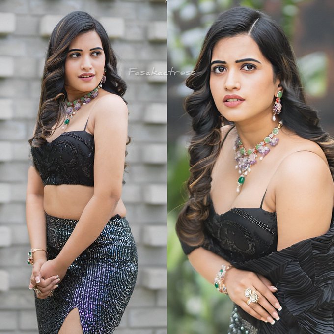 F76n_6KacAAJCi5?format=jpg&name=small