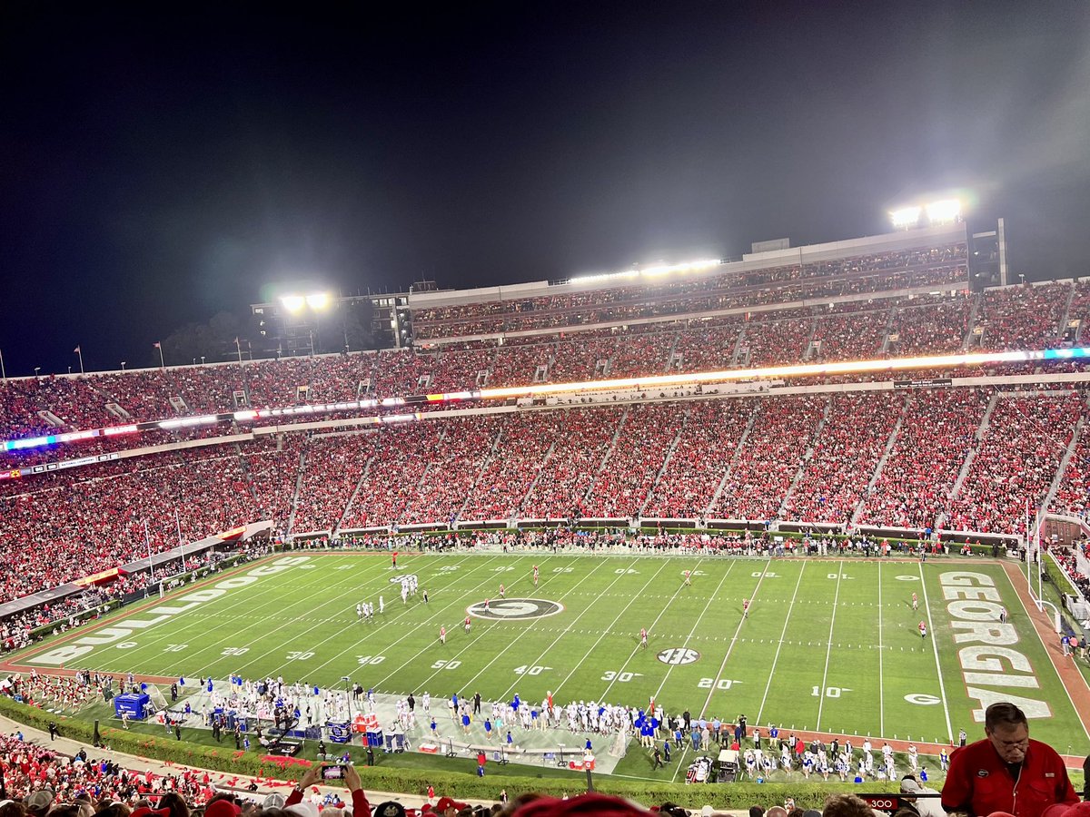TReillyDawg's tweet image. It’s always great, but Saturday night it was #ELITE Helluva game and atmosphere #themdawgsishell #GoDawgs @mygodapodcast and wonderful to see the crew of @BobbyWilson1004 @britishbulldawg @JimWoodPMP @PowellJohnT @CoachTrillBill