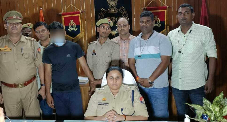 GyanNBT's tweet photo. हजरतगंज में कौशांबी की महिला से रेप का आरोपित सीतापुर निवासी युवक गिरफ्तार। @NBTLucknow https://t.co/irJ1nDpm3e