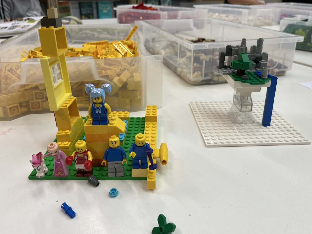 There was so much going on at our #FunPalaces event on Saturday, including lots of Lego building! We asked people to create  their own palace and loved the palace in the sky (with waterfall) and a palace ‘for my brother’ with lots of family included!
@GreenwichLibs @FunPalaces