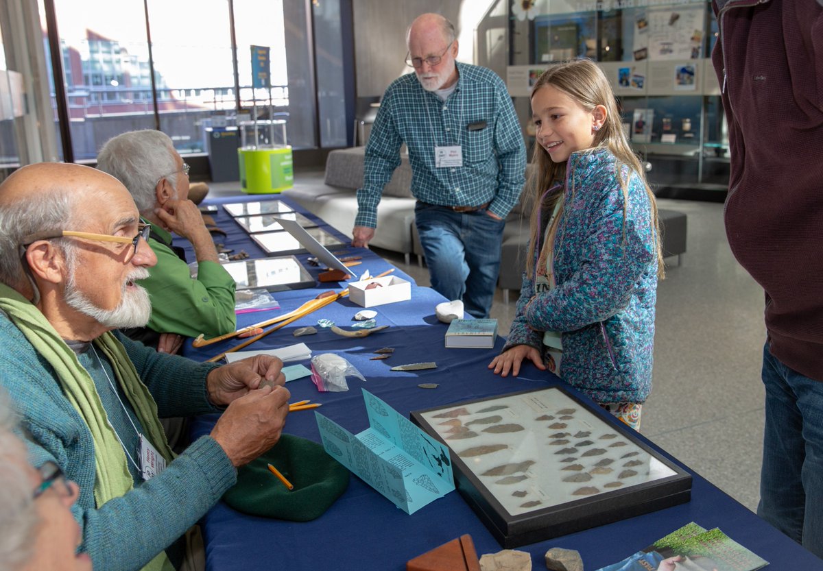 Wake up, it's ID Day!! Stop by the museum today between 11-4 to meet with experts from various fields who can identify your treasures. ⚗️ 🔬 ⚛️ Check out our website to see examples of what specimens are able to be identified: lsa.umich.edu/ummnh/news-eve…