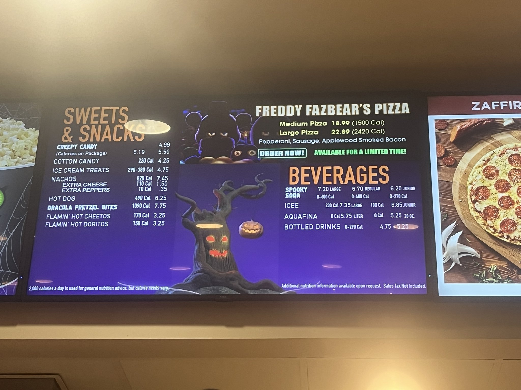 Cupcake Malvado on X: 🟣 ATUALIZAÇÃO NA CINEMARK 🟣 🐥  Chegou mais  coisas do marketing de Five Nights at Freddy's: O Pesadelo sem Fim, sendo  um display dos animatronics e um