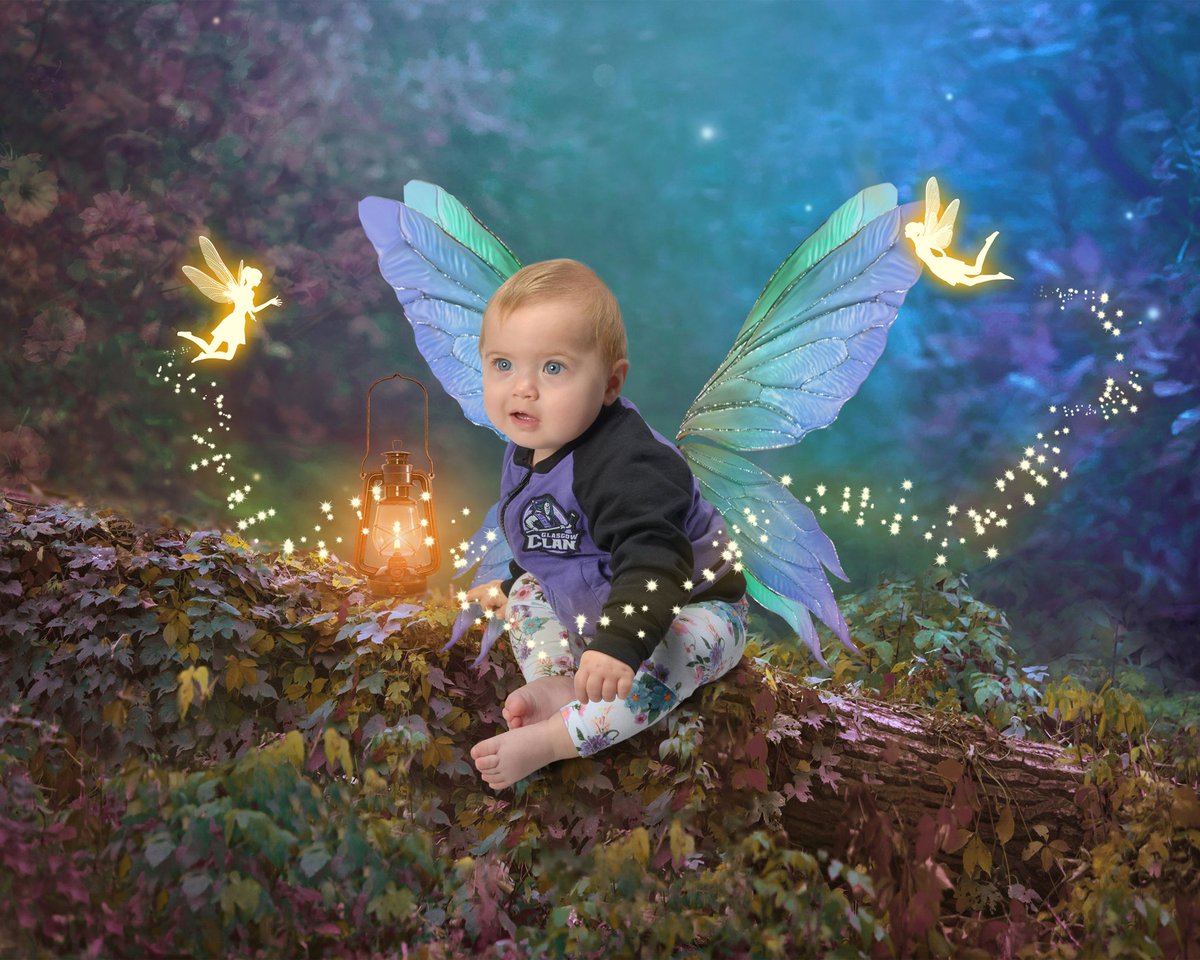 Sam_Currie's tweet image. Alyssa had a wee photoshoot in the shopping centre before the @ClanIHC game last week. Absolutely love them 💜 especially with her @Clangus00 coo 🐮🏒 @GCHaggis