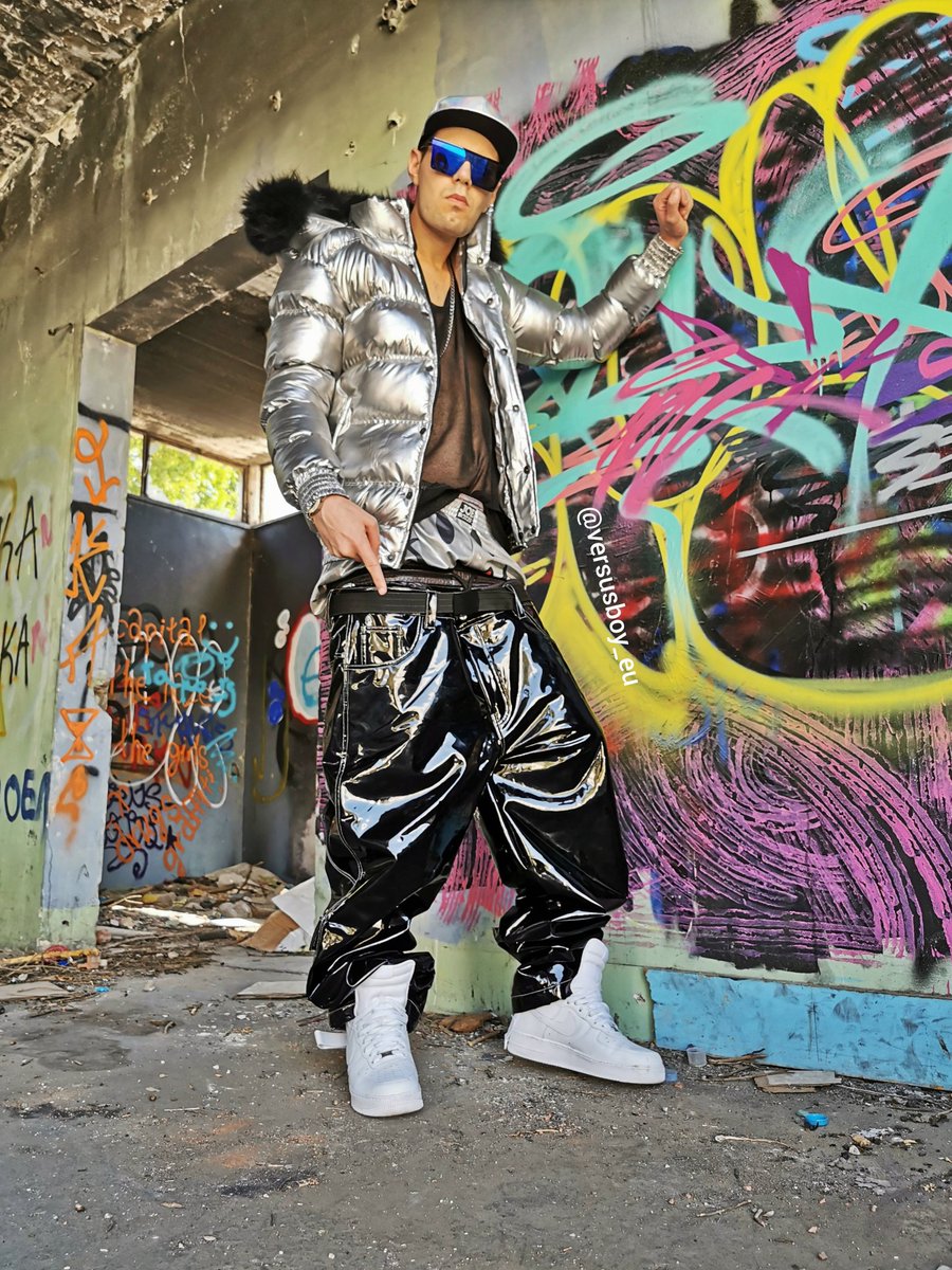 VersusboyEU's tweet photo. Sunday SWAG! Sagging KB PVC baggy pants in 2XL &amp; KB Silver nylon puffer jacket! 😎👊🏻
@karabro912997 #pvcpants #pvcfashion #badboysforlife #thuglife #baggysagger #baggysagging #baggypants #glanzbaggy #saggingpants #pufferjacket #downjacket #shinyjacket #karambro #satinboxers https://t.co/ioHCHwleeX