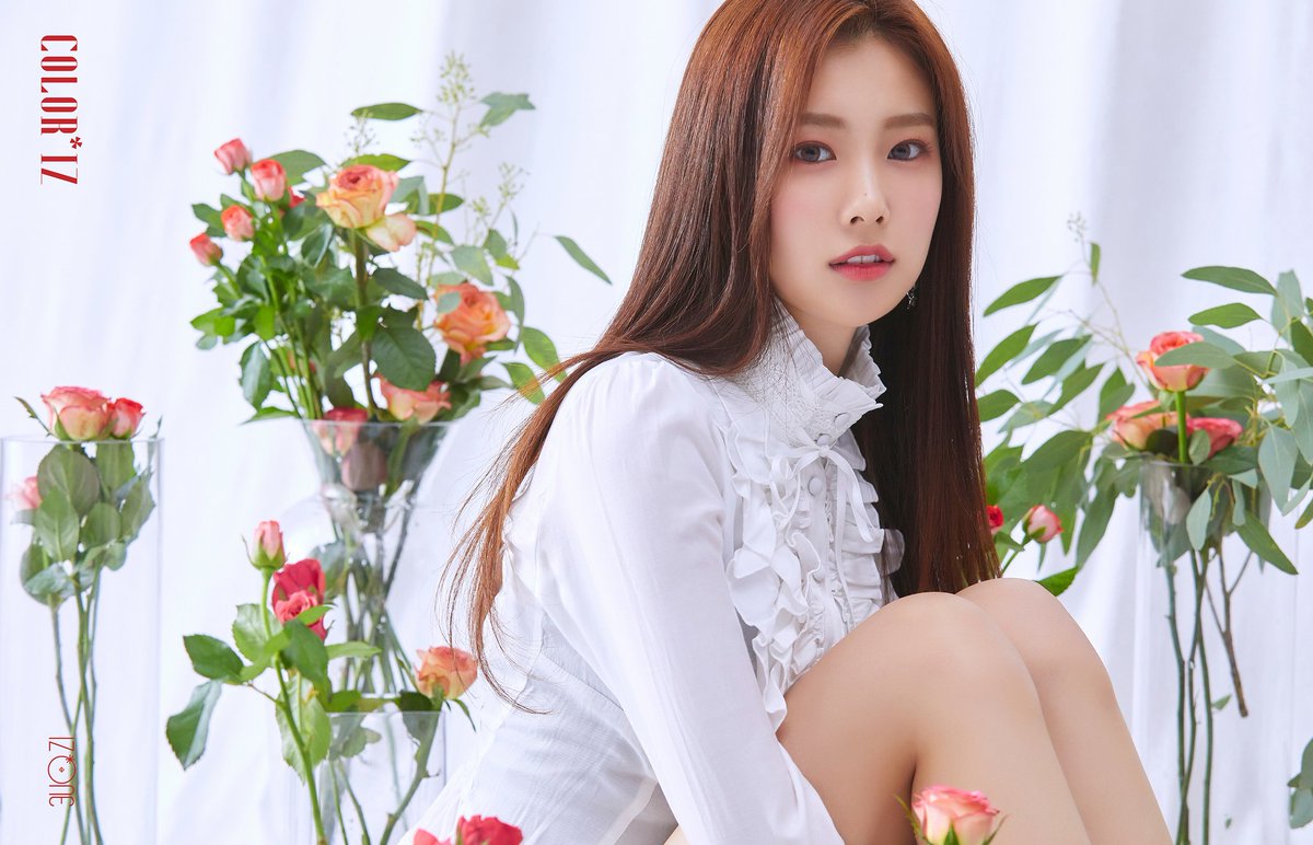 izone_5yrs's tweet photo. IZ*ONE (#아이즈원) - 1st Mini Album [COLOR*IZ] OFFICIAL PHOTO 3  

#HondaHitomi #KangHyewon #KwonEunbi 
#COLORIZ #20181029_6PM https://t.co/i3EiYArjAW