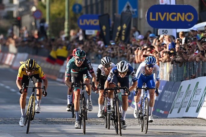 An unforgettable day 💚

#IlLombardia 

<a href="/soudalquickstep/">Soudal Quick-Step Pro Cycling Team</a> 
<a href="/GettyImages/">Getty Images</a>