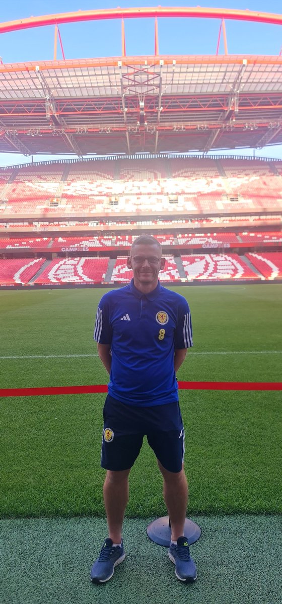 scottrobbo8's tweet photo. Great 5 days away with fellow candidates on the SFA Elite Youth A Licence course. We had the opportunity to learn how one of the leading academies in the world operate and why they have been so successful in producing top talent in the last 2 decades.  #ScottishFACoachEd https://t.co/G7cgwI3lGl