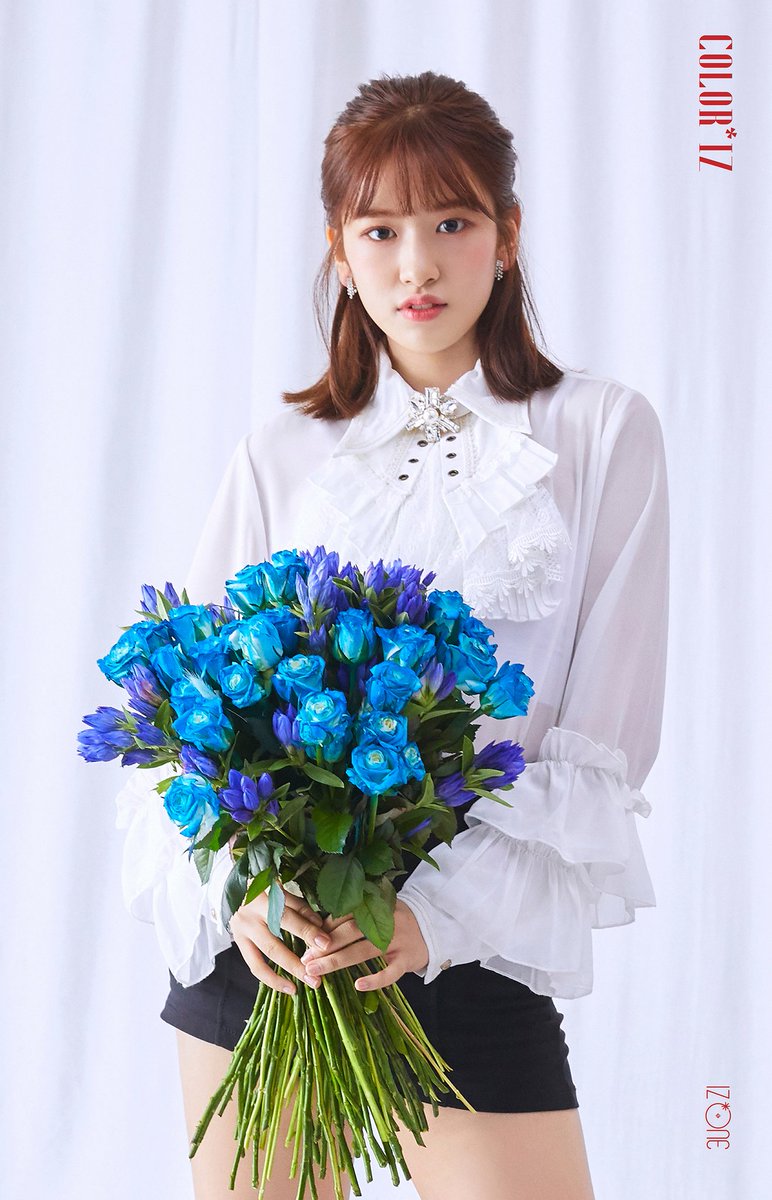 izone_5yrs's tweet photo. IZ*ONE (#아이즈원) - 1st Mini Album [COLOR*IZ] OFFICIAL PHOTO 3  

#YabukiNako #AnYujin #ChoiYena 
#COLORIZ #20181029_6PM https://t.co/sETpXE7Wut