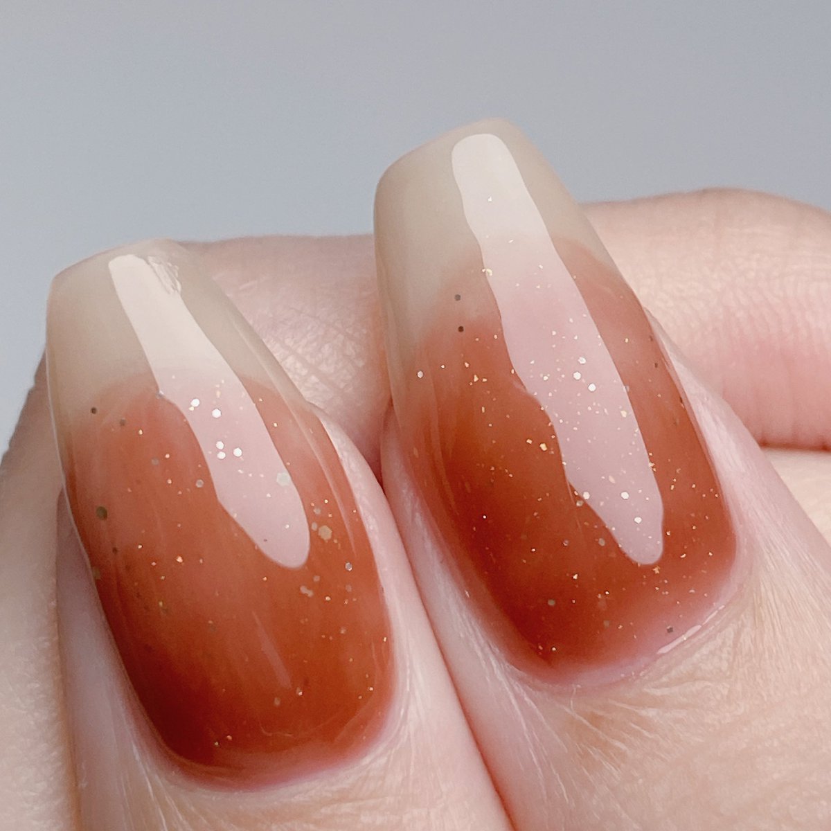 sayaka_selfnail's tweet photo. @HOMEI_nail HOMEI様よりモニターとして提供していただいた紅茶シリーズ3色のみを使用した紅茶ネイル

#HOMEI #ウィークリージェル #NE113 #NE152 #WGP7 #HOMEI提供品 #セルフネイル https://t.co/d9deipIL25