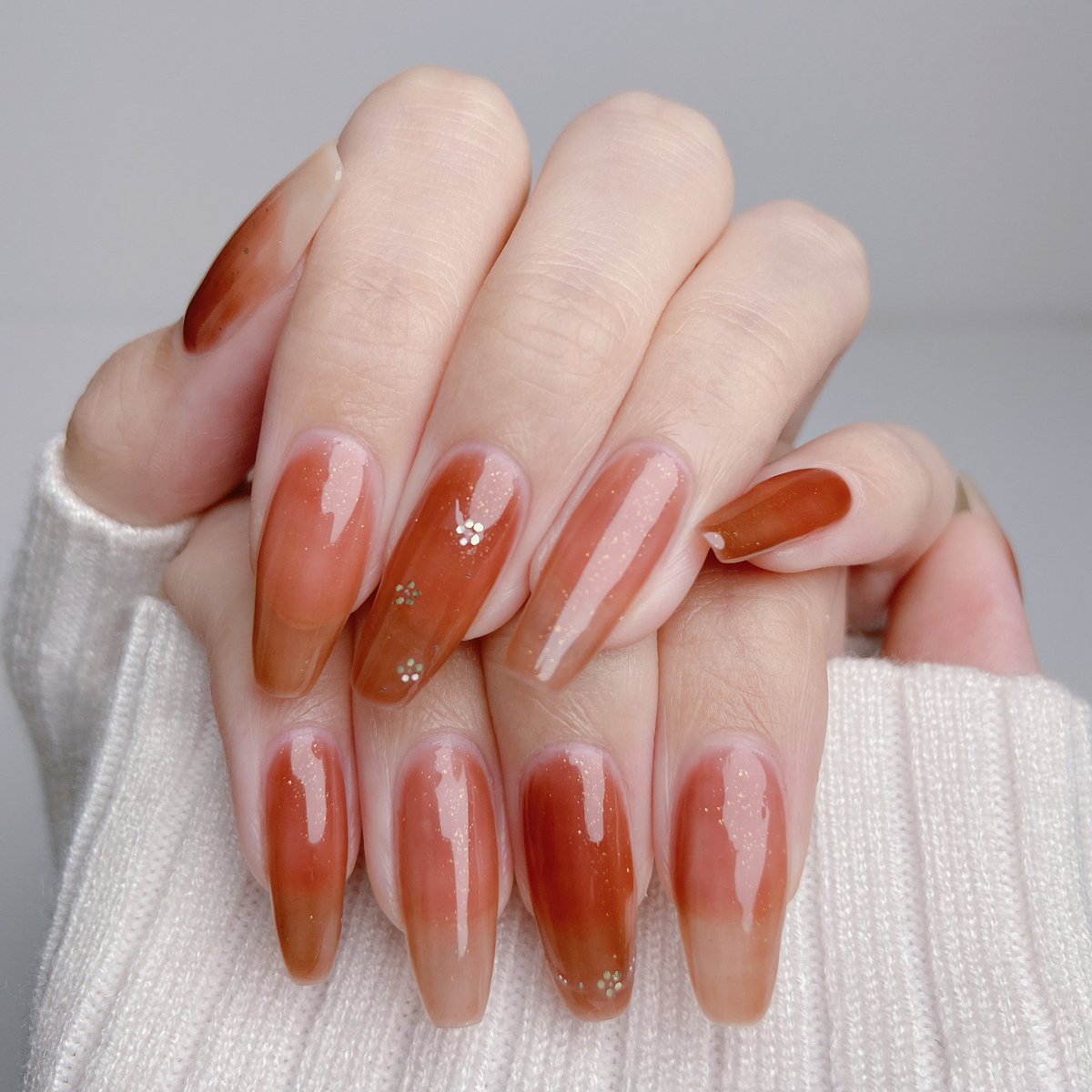 sayaka_selfnail's tweet photo. @HOMEI_nail HOMEI様よりモニターとして提供していただいた紅茶シリーズ3色のみを使用した紅茶ネイル

#HOMEI #ウィークリージェル #NE113 #NE152 #WGP7 #HOMEI提供品 #セルフネイル https://t.co/d9deipIL25