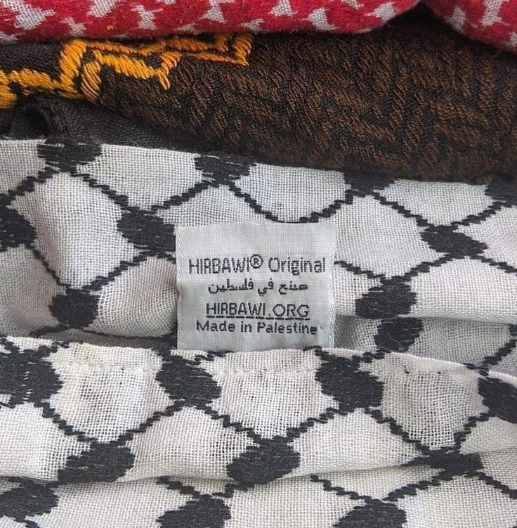 The earth cannot accommodate two identities, either us or us
#GazaUnderAttack 
#طوفان_الأقصى 
"الأرضُ لاتسعُ هويّتين إما نحنُ أو نحنْ"🇵🇸