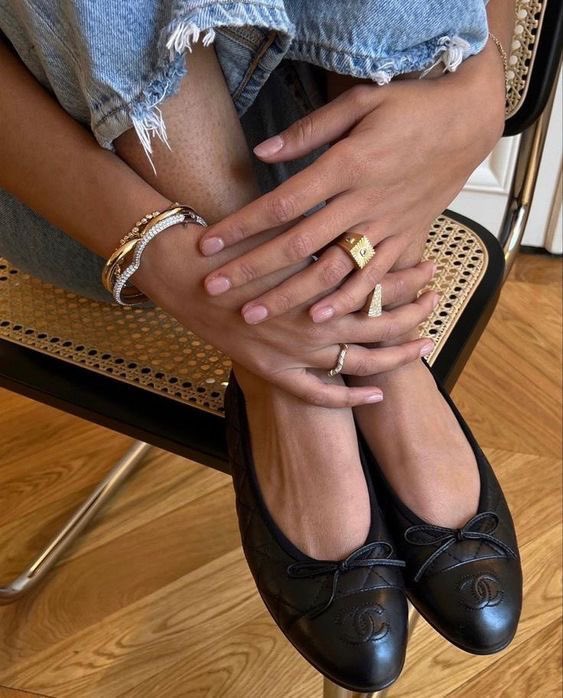 pradawestwood's tweet photo. chanel ballerina flats🩰 https://t.co/dCph7LknZZ