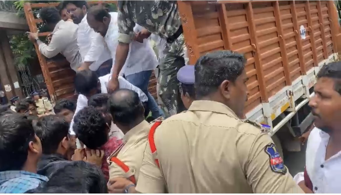 pratheek72's tweet photo. @KTRBRS , we request you to empathize with our situation and provide 8 credits of #JntuhSubjectExemption for @JNTUH_R18 students. Our degrees hang in the balance. #SaveJntuhStudents https://t.co/IIoCVuTMMO