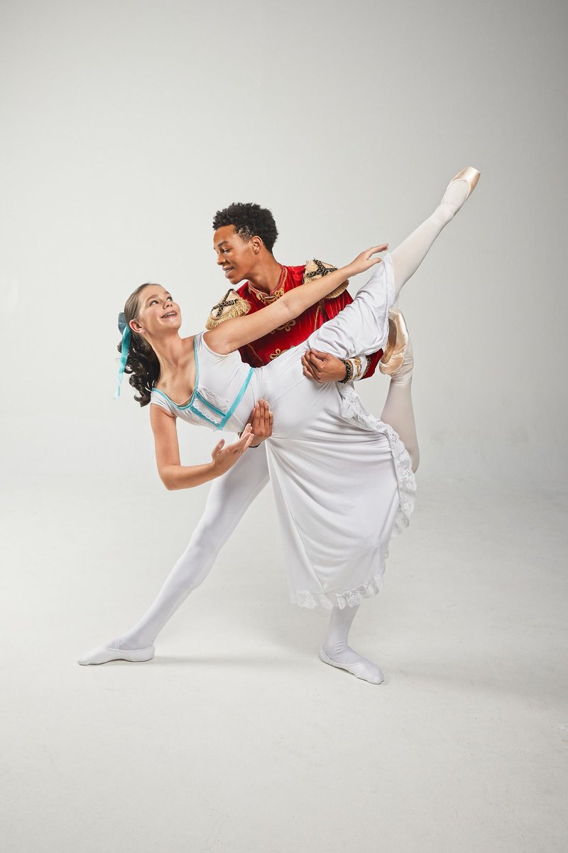 SouthFairfax's tweet photo. Our '23 Member to Watch is changing the world by inspiring &amp; supporting students, faculty, &amp; staff to reach their fullest potential as artists, innovators &amp; citizens. Check out the Metropolitan School of the Arts! #SFCCMembertoWatch #SFCCsupportingmembers
https://t.co/8AimNFVGXw https://t.co/PcGmwpq1TX