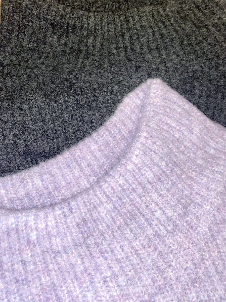 これふわふわであったかい！
✍🏻GUのパフィータッチオーバーサイズハイネックセーター
丈が長めだから少し大きめサイズにしてワンピースっぽく着るのもかわいい！ハイネックだから首元冷えないのありがたい🫶🏻カラバリも豊富で全6色！私のはブラウン、パープル、ダークグレイ🤎💜🩶 #PR #GU