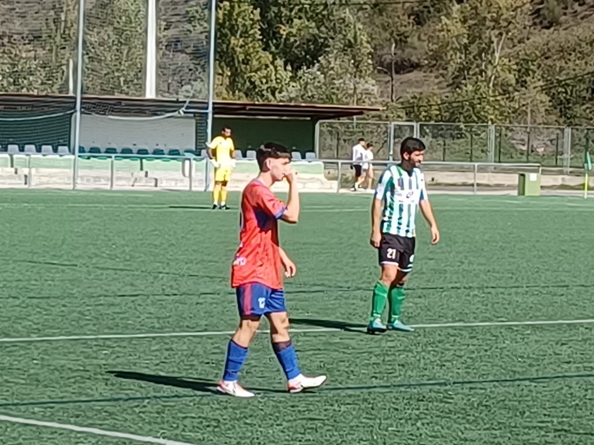 Condalclub's tweet photo. Final en El Sotón.
@sdlenense 1-1 #CondalClub
Tornamos con un puntu trabayáu de La Pola. Empecemos perdiendo 1-0 en el minutu 6 pero consiguimos empatar gracies al gol de Damián nel 55.
➕1️⃣
#PuxaNoreña #PuxaCondal https://t.co/3rUswfJs2k