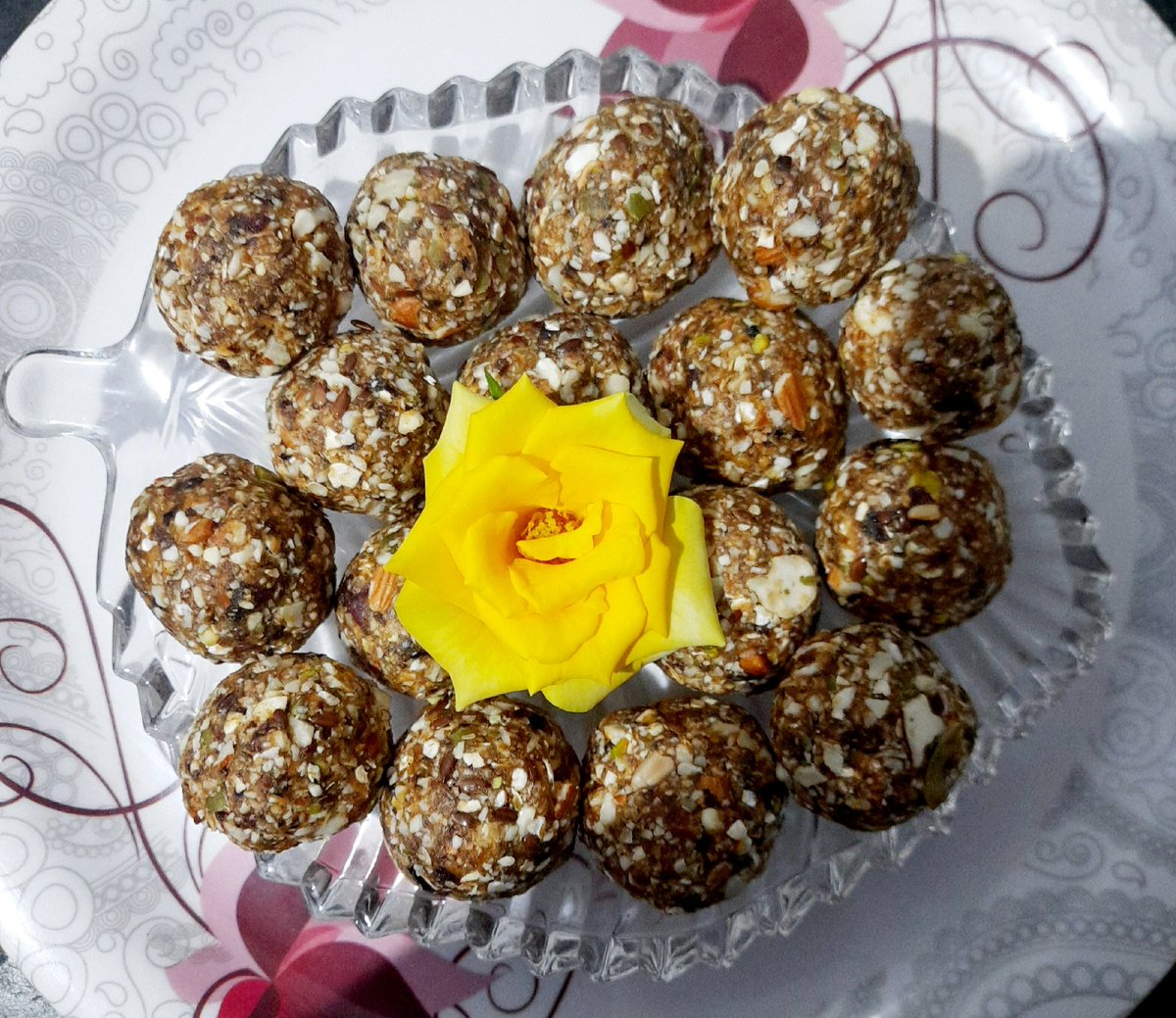 Taste bhi, health bhi
Sunday special- sugar free, ghee free, khoya free energy laddu
Prepared with dry fruits, pumpkinseed, chiaseed, flaxseed, oats and dates 
#energybars #energyladdus, #sweets #healthychoices #healthyeating #health