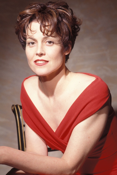 SIGOURNEY WEAVER - Página 5 F76vM5hWoAAqlYt?format=jpg&name=900x900