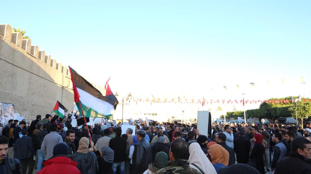 TounesKhadra's tweet photo. 🇹🇳 🇵🇸 | Depuis ce matin, des rassemblements et manifestations en soutien à la Palestine s'organisent dans de nombreuses villes du pays.

Images à Sfax, Kairouan et Gafsa. https://t.co/EFqfDjZ74n