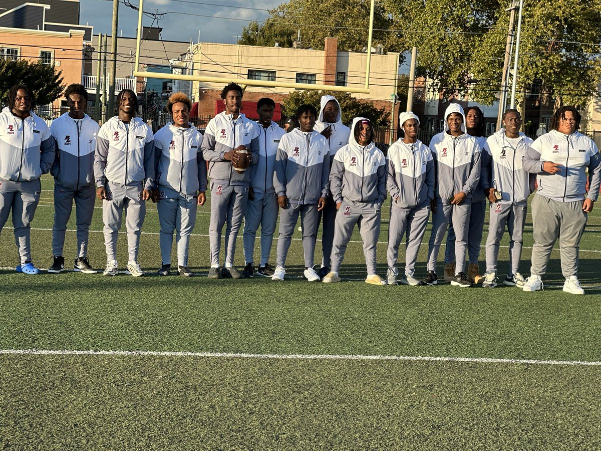 Coach Fulton (@marcusfultonfb) on Twitter photo Great Win last night!! Shoutout to our Seniors, with their sweatsuits outfitted by <a href="/SkeemteamAths/">Skeem Team Athletics</a> ๐ฅ๐ฅ Great Win last night!! Shoutout to our Seniors, with their sweatsuits outfitted by <a href="/SkeemteamAths/">Skeem Team Athletics</a> ๐ฅ๐ฅ