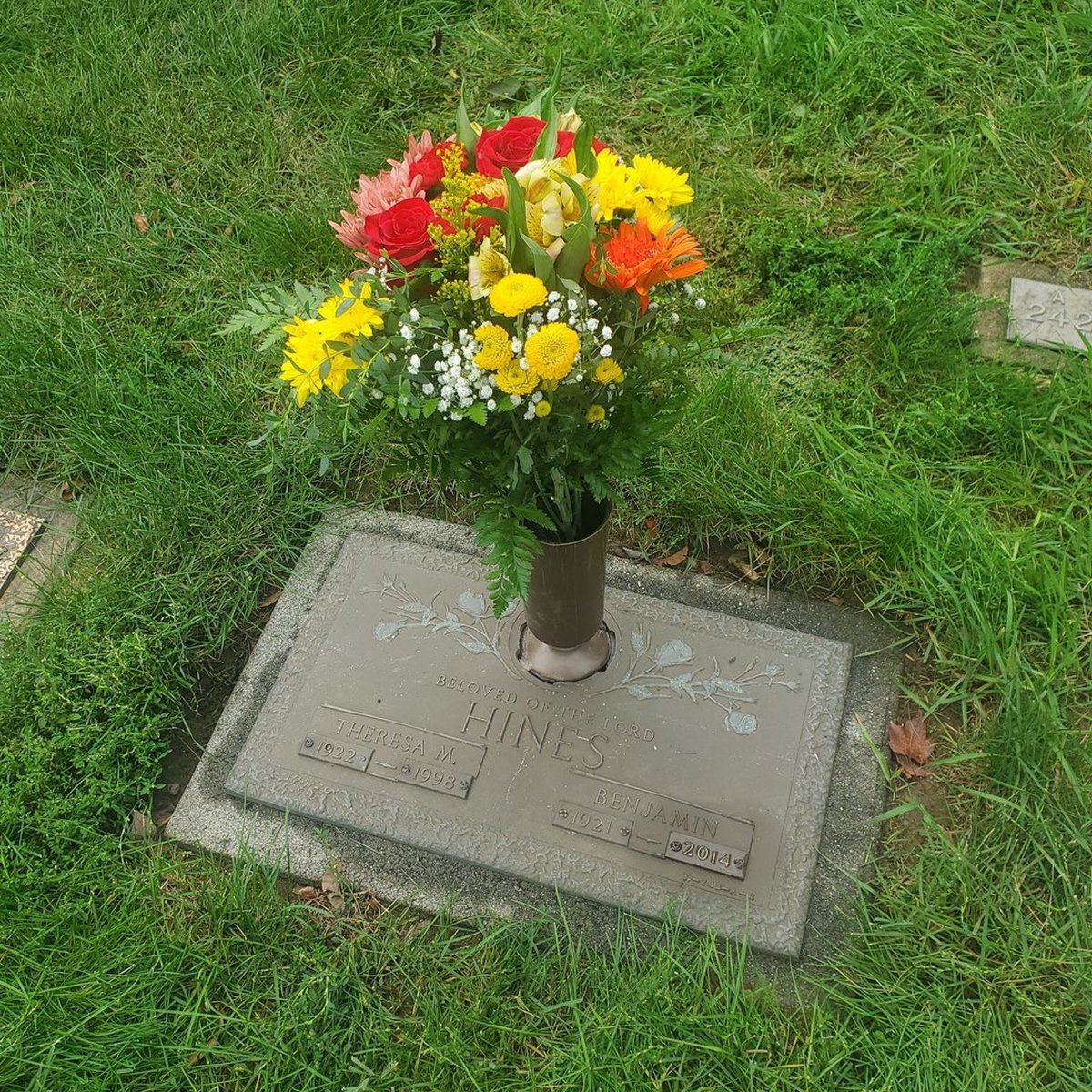 easternregdst's tweet image. #Repost @dstquac
・・・
On Saturday, September 30th, chapter members on the African American History and Heritage &amp;amp; Archives Committees paid tribute to Honorary Member Theresa Merritt Hines at her gravesite in the Maple Grove Cemetery. 

#DSTQuAC
#QuAC1951
#DSTeasternregion