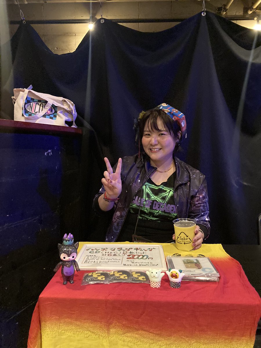 00wrkimi00's tweet photo. #酒毒 でございました。
初めましての #ブーメランキックチョップ も #UNSCANDAL も前回観られなかった
#SPICE も良かった。
#ハンズクラップギャング
#ハンクラ
#FUKUBAKE
#SHAKEFILLETS
#お酒様は悪くない https://t.co/KTm1NAJyW3